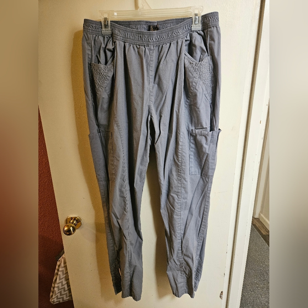 Jaanuu Women's Gray Cargo Pants